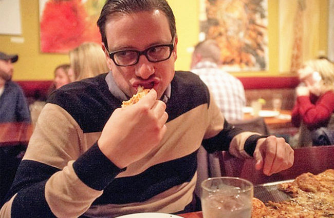 老外大叔25年每天吃披薩,吃喜愛(ài)的食物死亡也很幸福--置頂表情